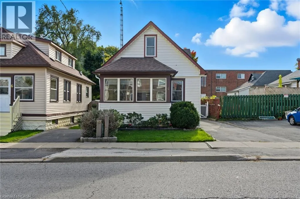 House for rent: 4 Manning Street, St. Catharines, Ontario L2R 1H9