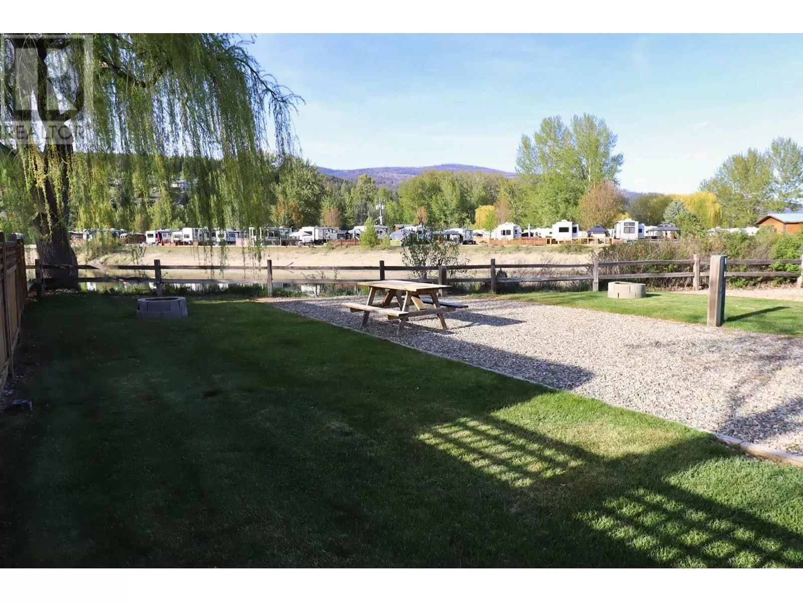 Other for rent: 4 Marina Way, Lee Creek, British Columbia V0E 1M4