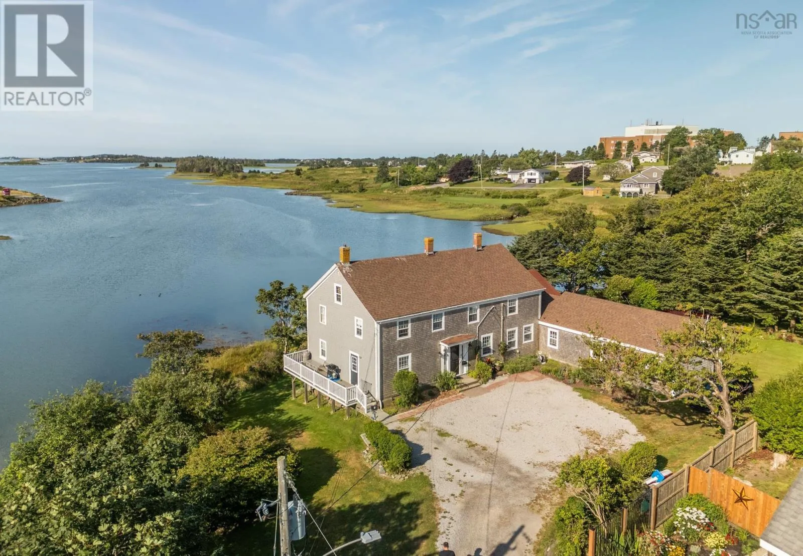 House for rent: 4 Market Street, Yarmouth, Nova Scotia B5A 4R5