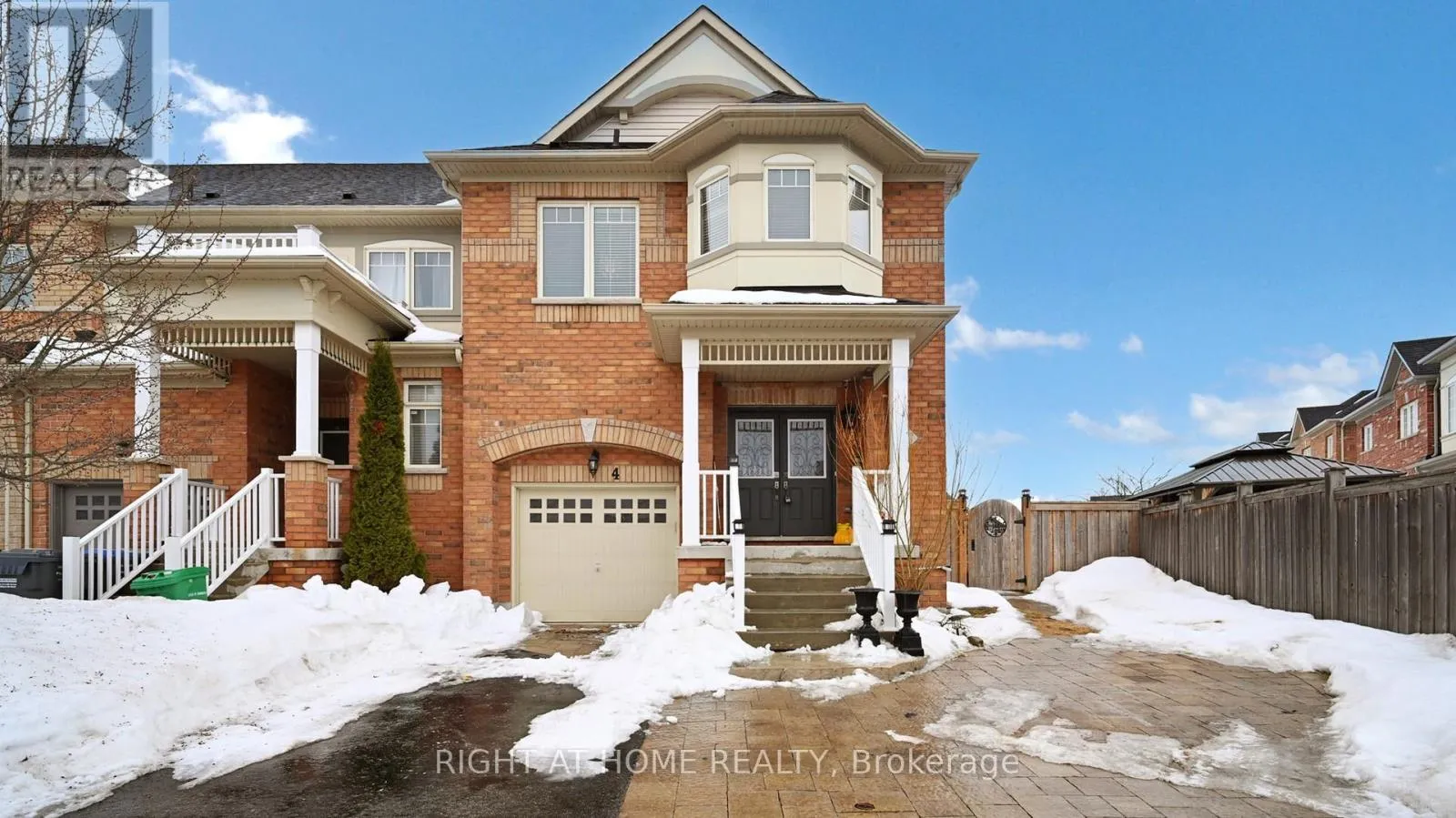 Row / Townhouse for rent: 4 Mcelroy Court, Caledon, Ontario L7C 3X2