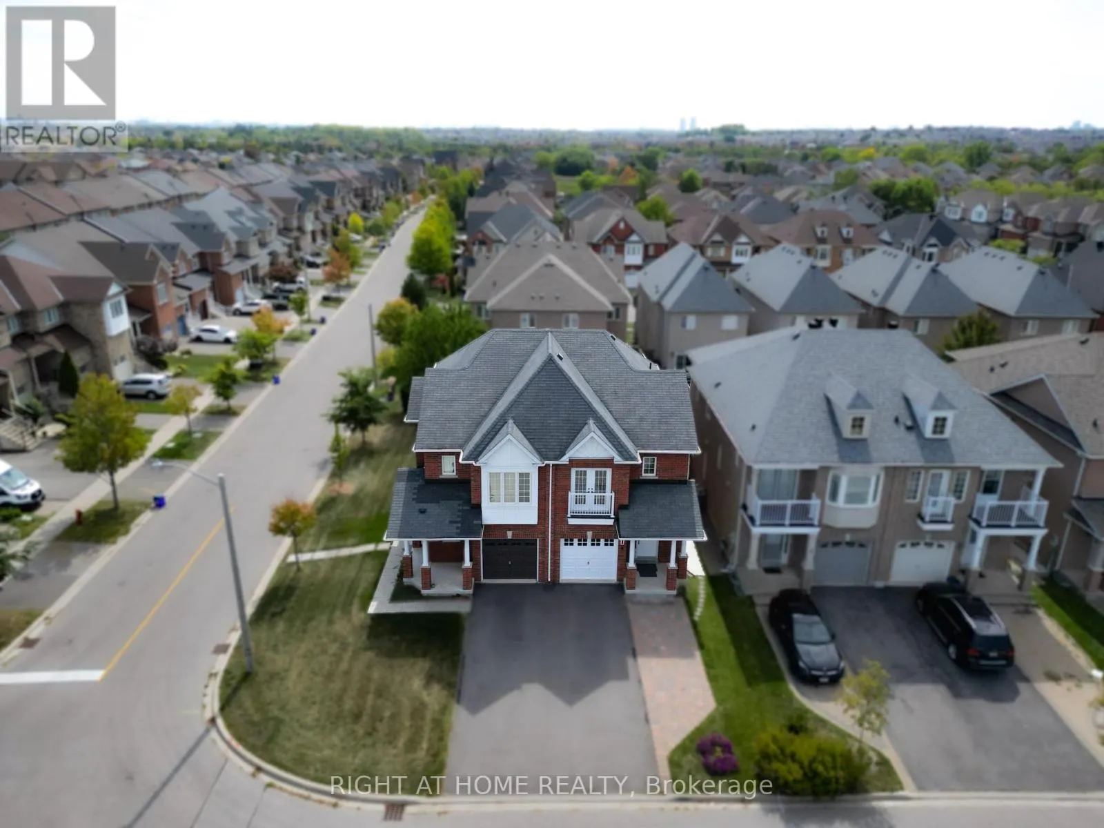 House for rent: 4 Old Orchard Crescent, Richmond Hill, Ontario L4S 2X4