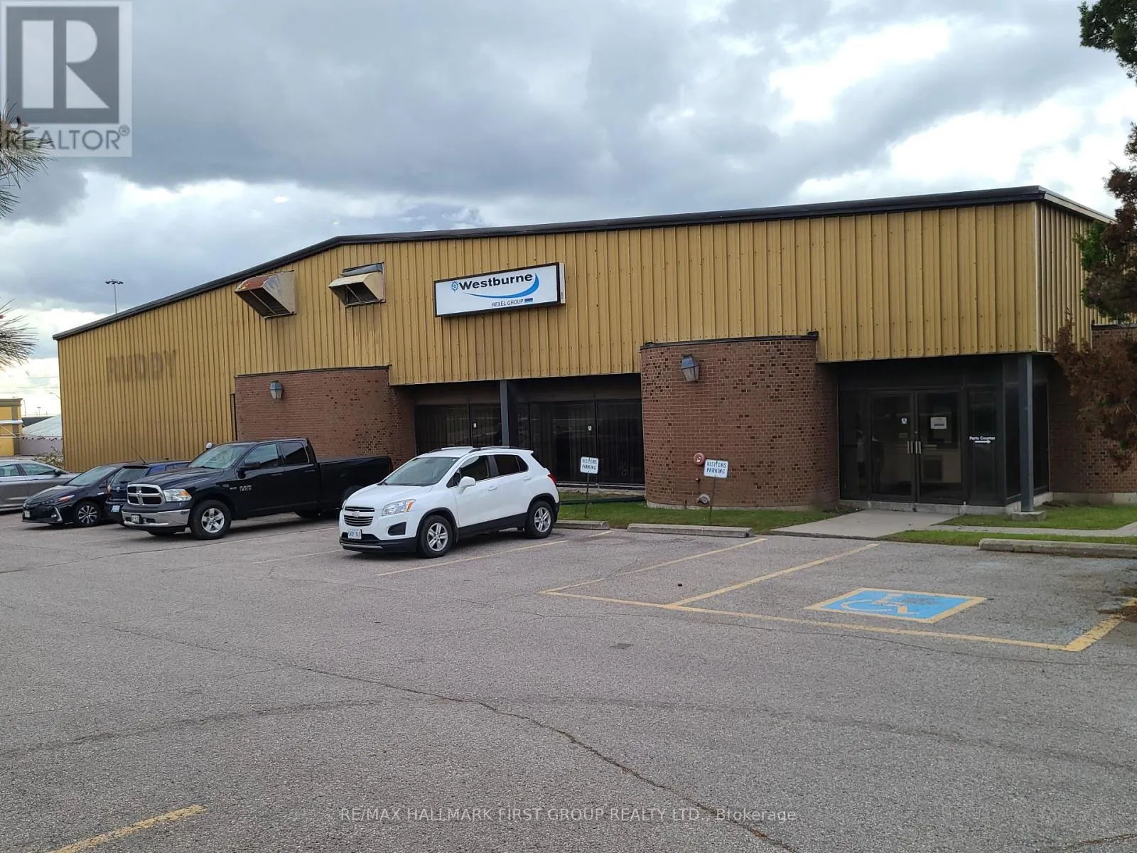 Offices for rent: #4 & Outdoor Storage - 600 Thornton Road S, Oshawa, Ontario L1J 6W7