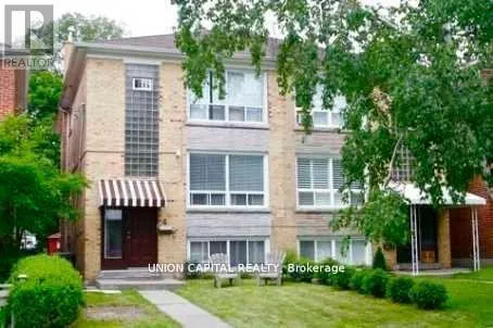 Triplex for rent: 4 Rowley Avenue, Toronto, Ontario M4P 2S8