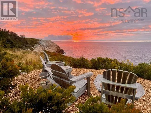 4 Stone Wall Road, Herring Cove, Nova Scotia B3V 1H1