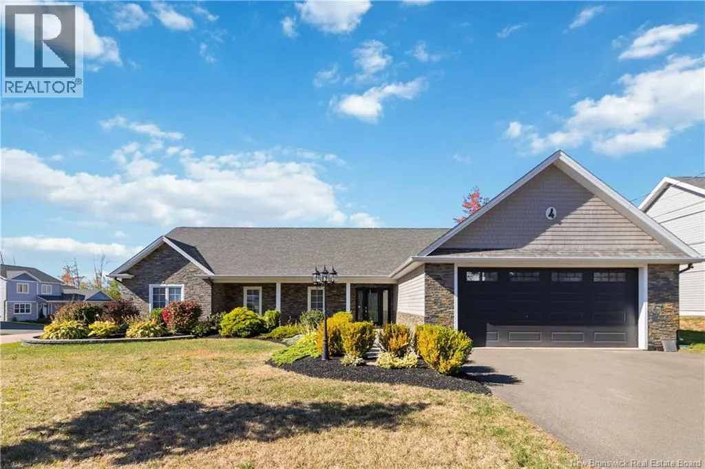 House for rent: 4 Turnberry Court, Moncton, New Brunswick E1G 5R8