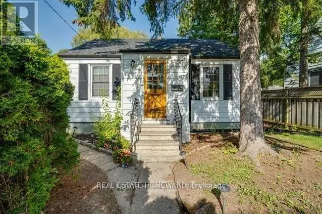 House for rent: 4 Warvet Crescent, Toronto, Ontario M4B 1P3