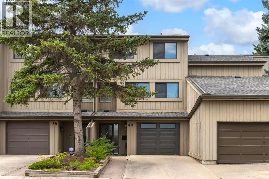 Row / Townhouse for rent: 40, 10401 19 Street Sw, Calgary, Alberta T2W 3E7