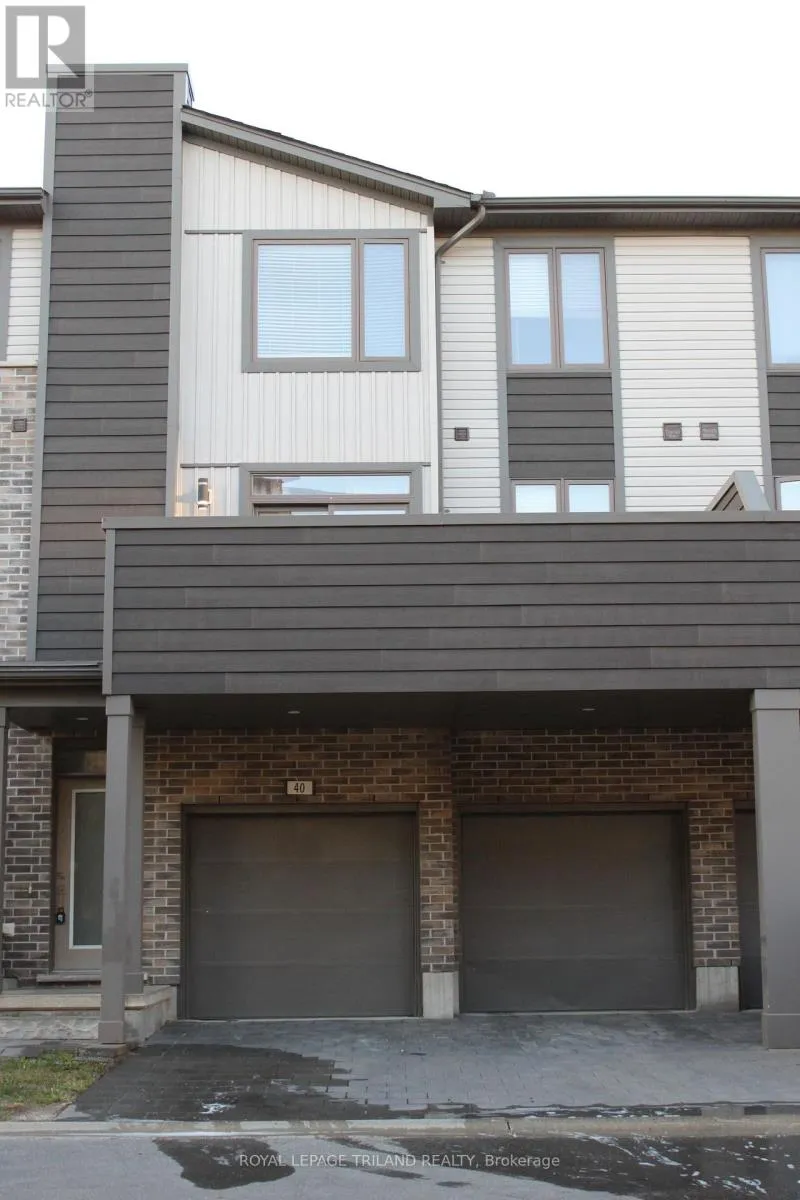 Row / Townhouse for rent: 40 - 1960 Dalmagarry Road, London North, Ontario N6G 0T8