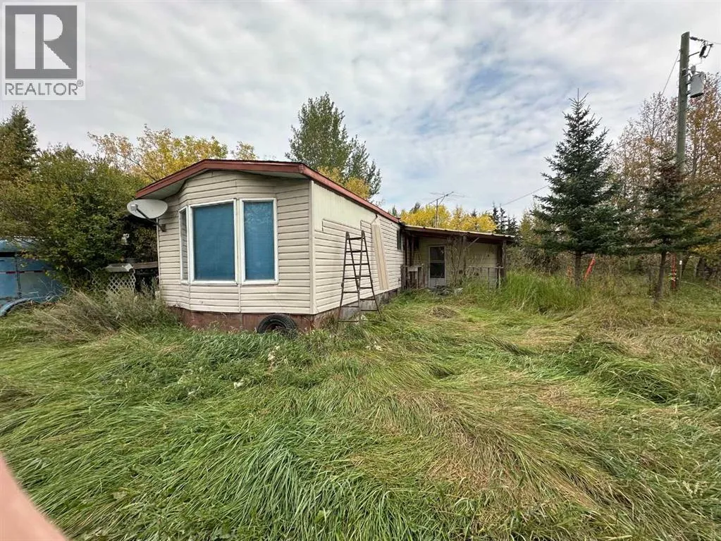 Manufactured Home for rent: 40, 34129 Hwy 2a Highway, Bowden, Alberta T0M 0K0