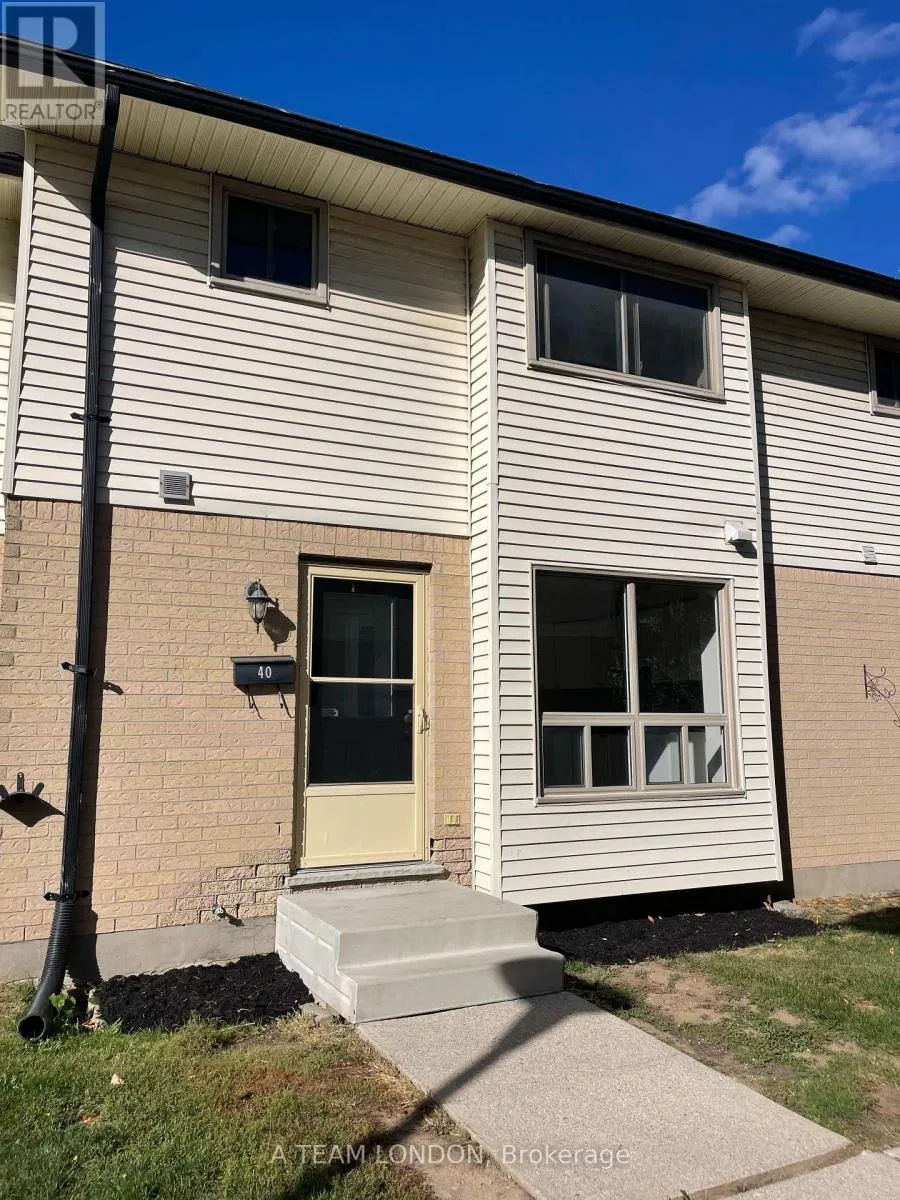 Row / Townhouse for rent: 40 - 355 Sandringham Crescent, London South, Ontario N6C 5K3