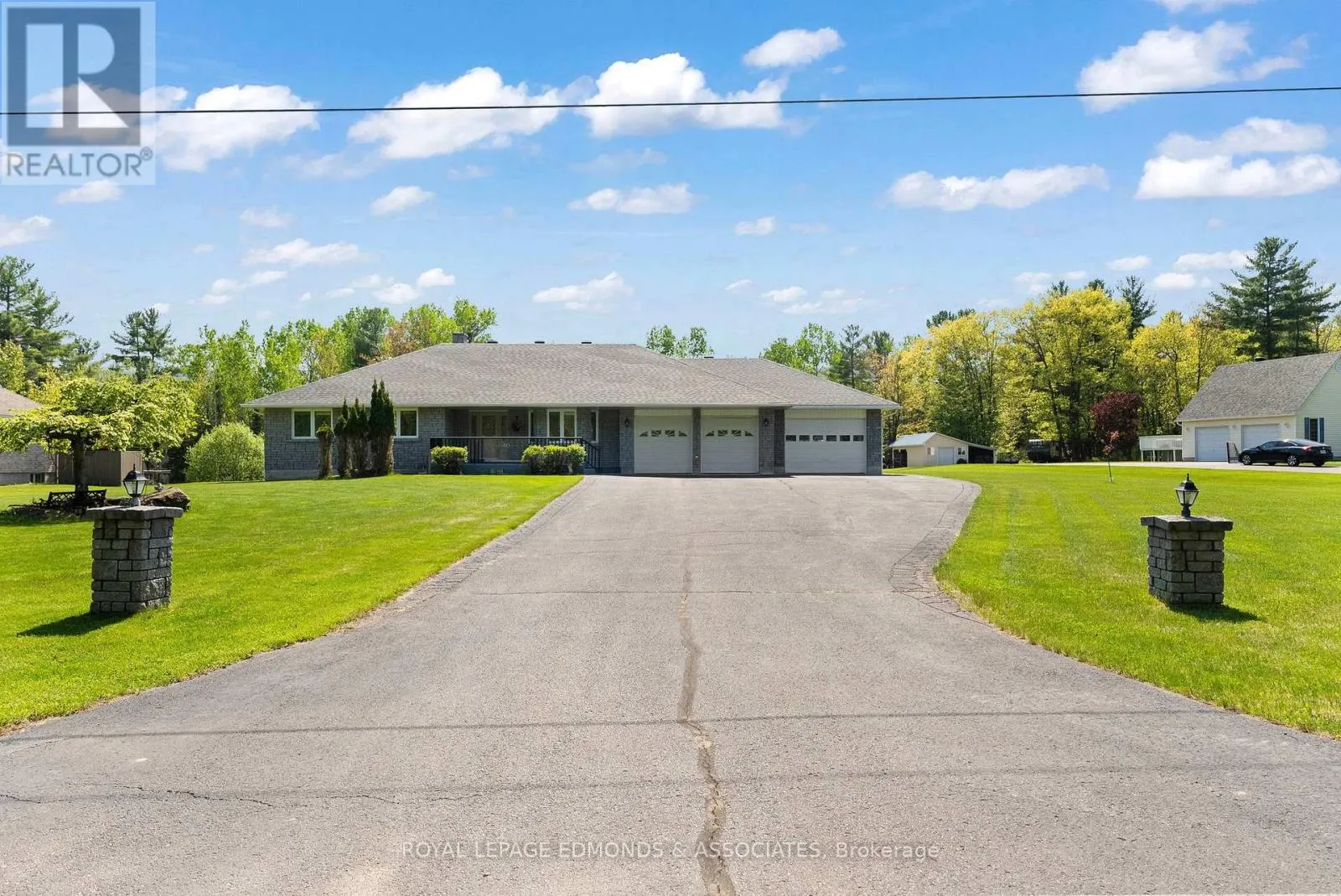 House for rent: 40 Blue Danube Way, Laurentian Valley, Ontario K8A 6W2