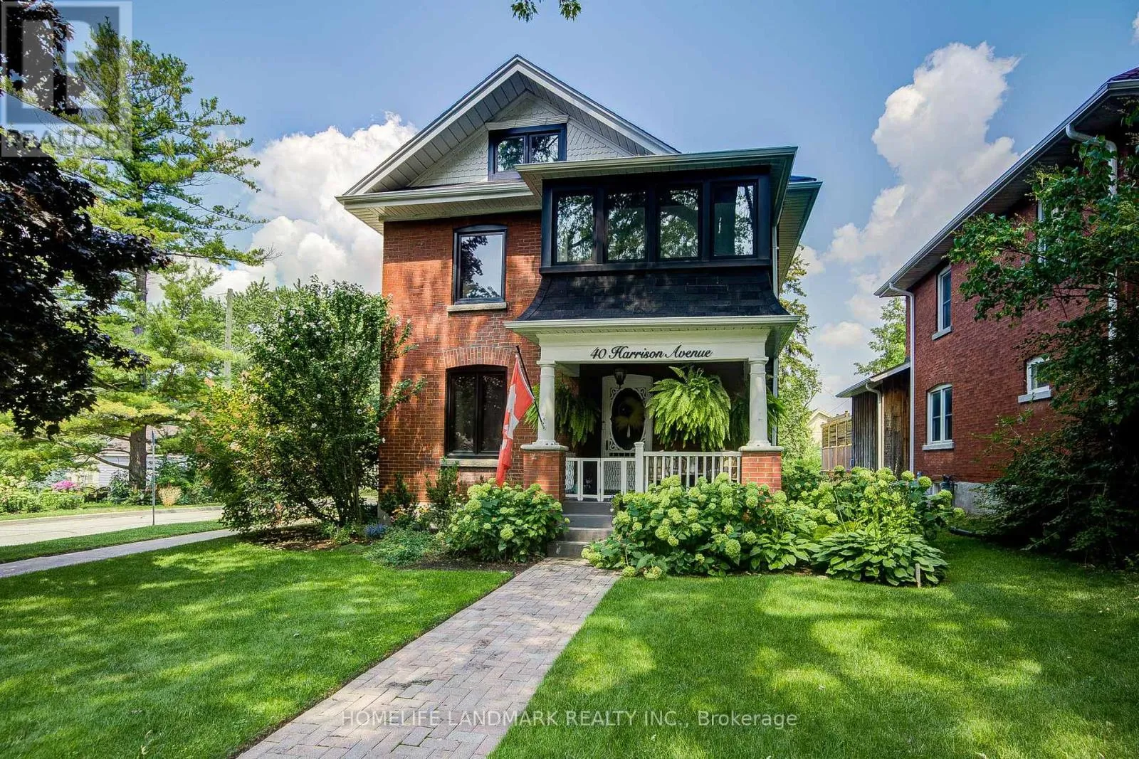 House for rent: 40 Harrison Avenue, Aurora, Ontario L4G 1E1