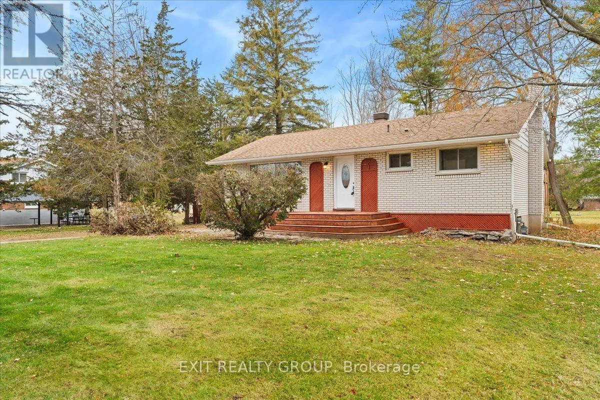 House for rent: 40 Hartsmere Road, Quinte West, Ontario K8V 5P4