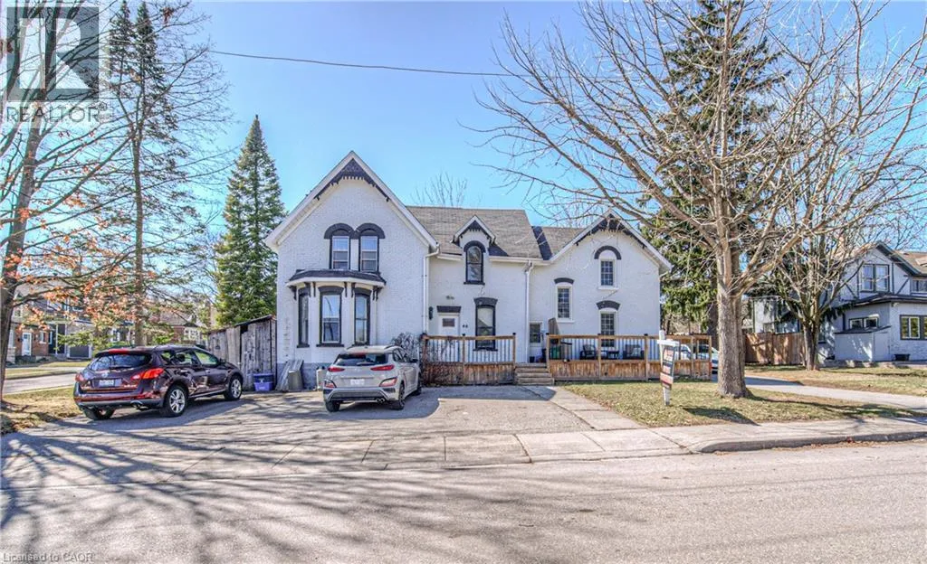 Fourplex for rent: 40 John Street, Cambridge, Ontario N1S 2V4