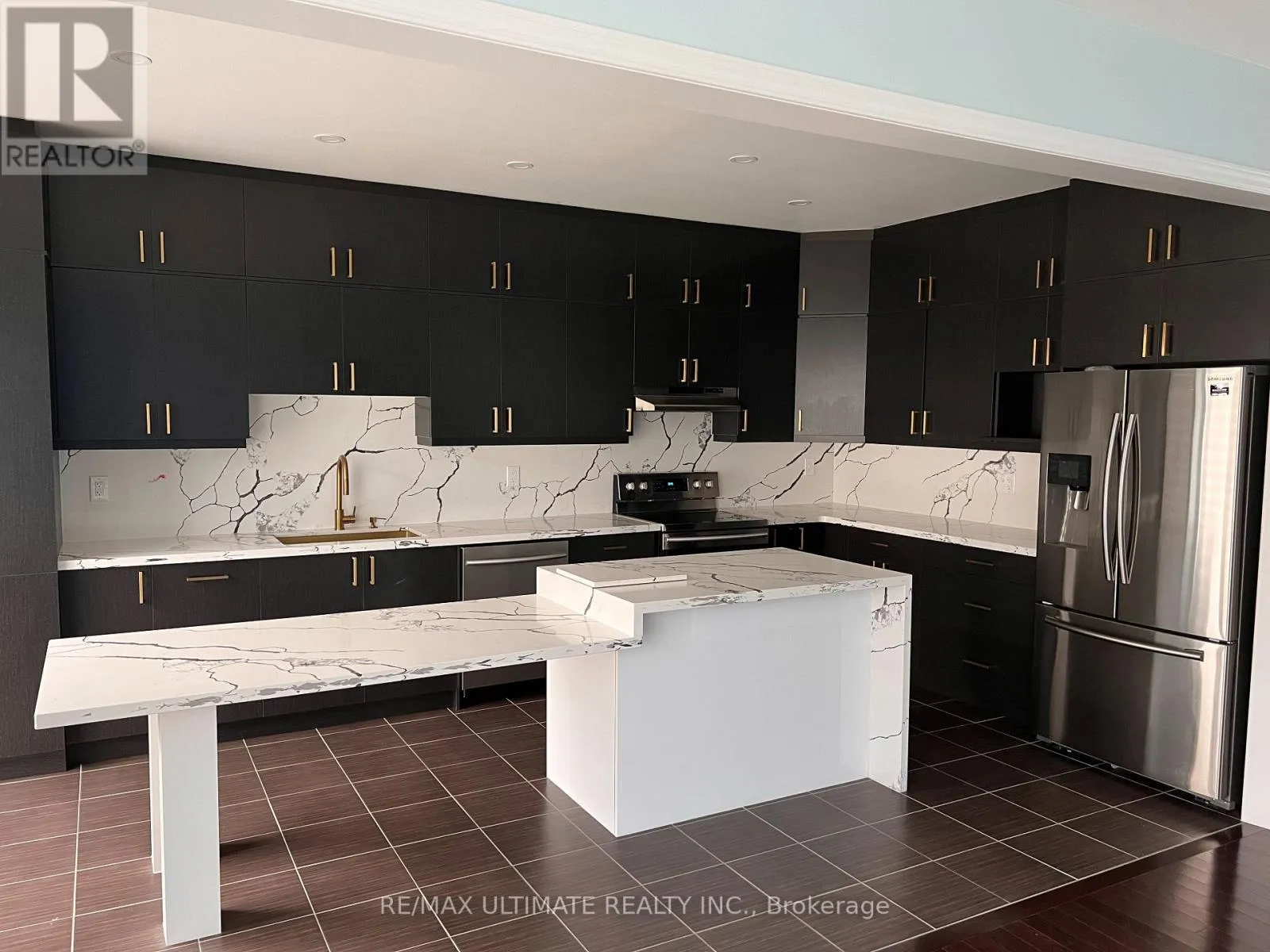 House for rent: 40 Mclean Avenue, Collingwood, Ontario L9Y 3Z6