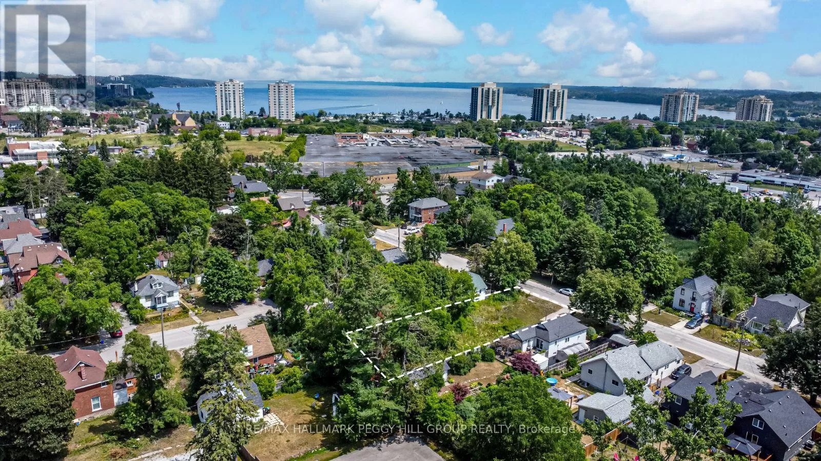 40 Perry Street, Barrie, Ontario L4N 2G3