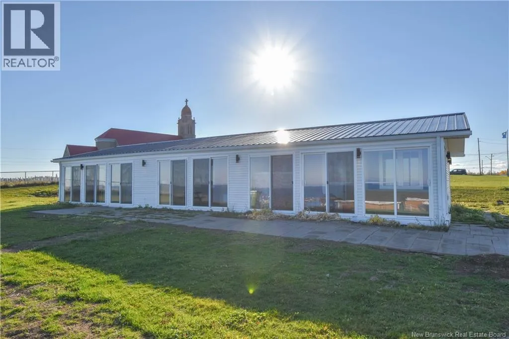 Triplex for rent: 40 Portuaire Avenue, Grande-Anse, New Brunswick E8N 1C1