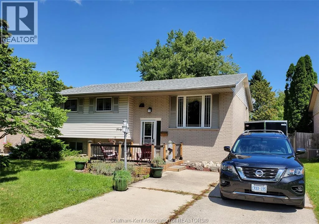 House for rent: 40 Thornhill Crescent, Chatham, Ontario N7L 4M3