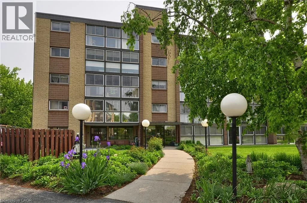 Apartment for rent: 400 Champlain Boulevard Unit# 404, Cambridge, Ontario N1R 7J6