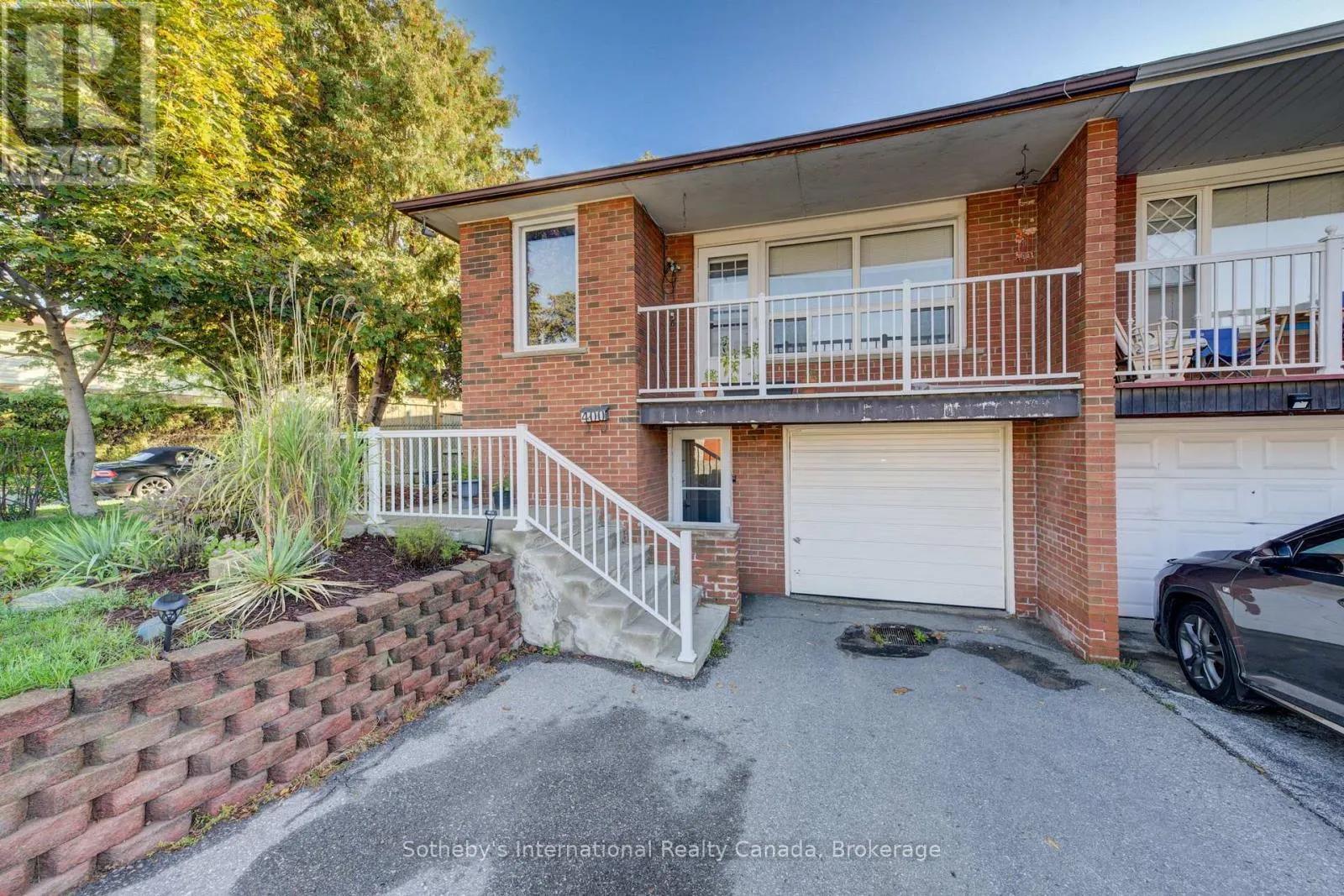 House for rent: 400 Cherokee Boulevard, Toronto, Ontario M2H 2W7