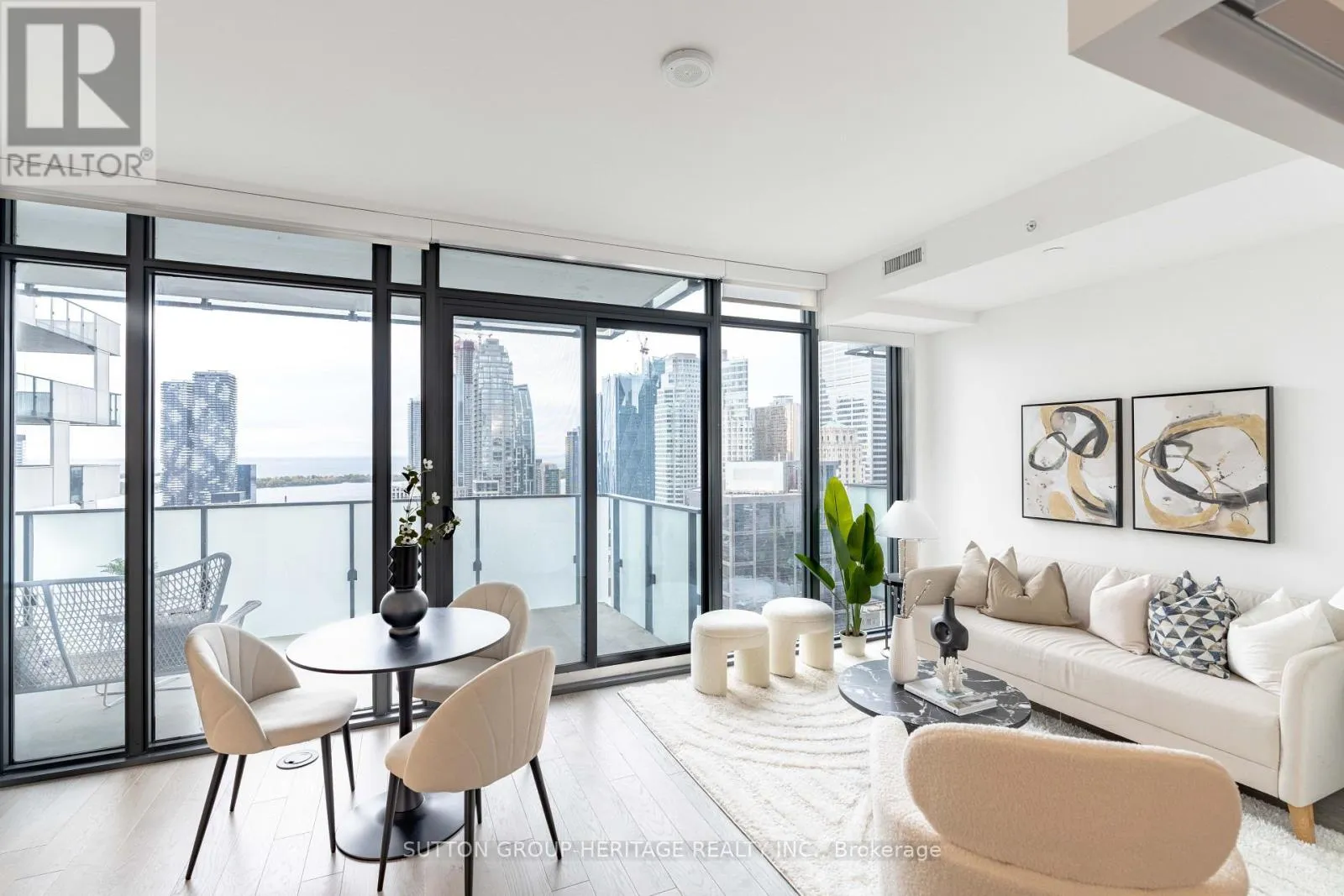 Apartment for rent: 4006 - 20 Lombard Street, Toronto, Ontario M5C 1M1