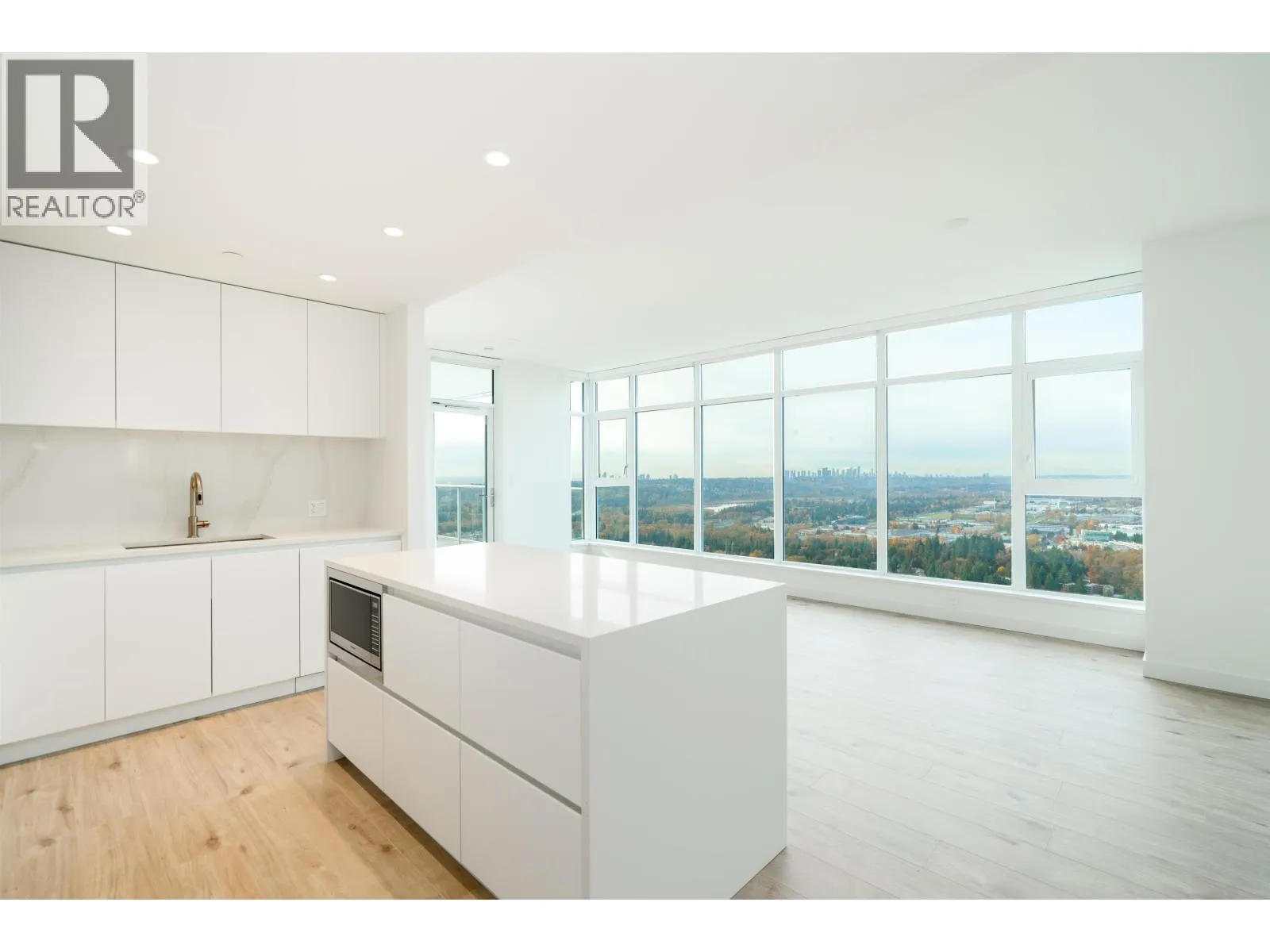 Apartment for rent: 4007 720 Farrow Street, Coquitlam, British Columbia V3J 0P3