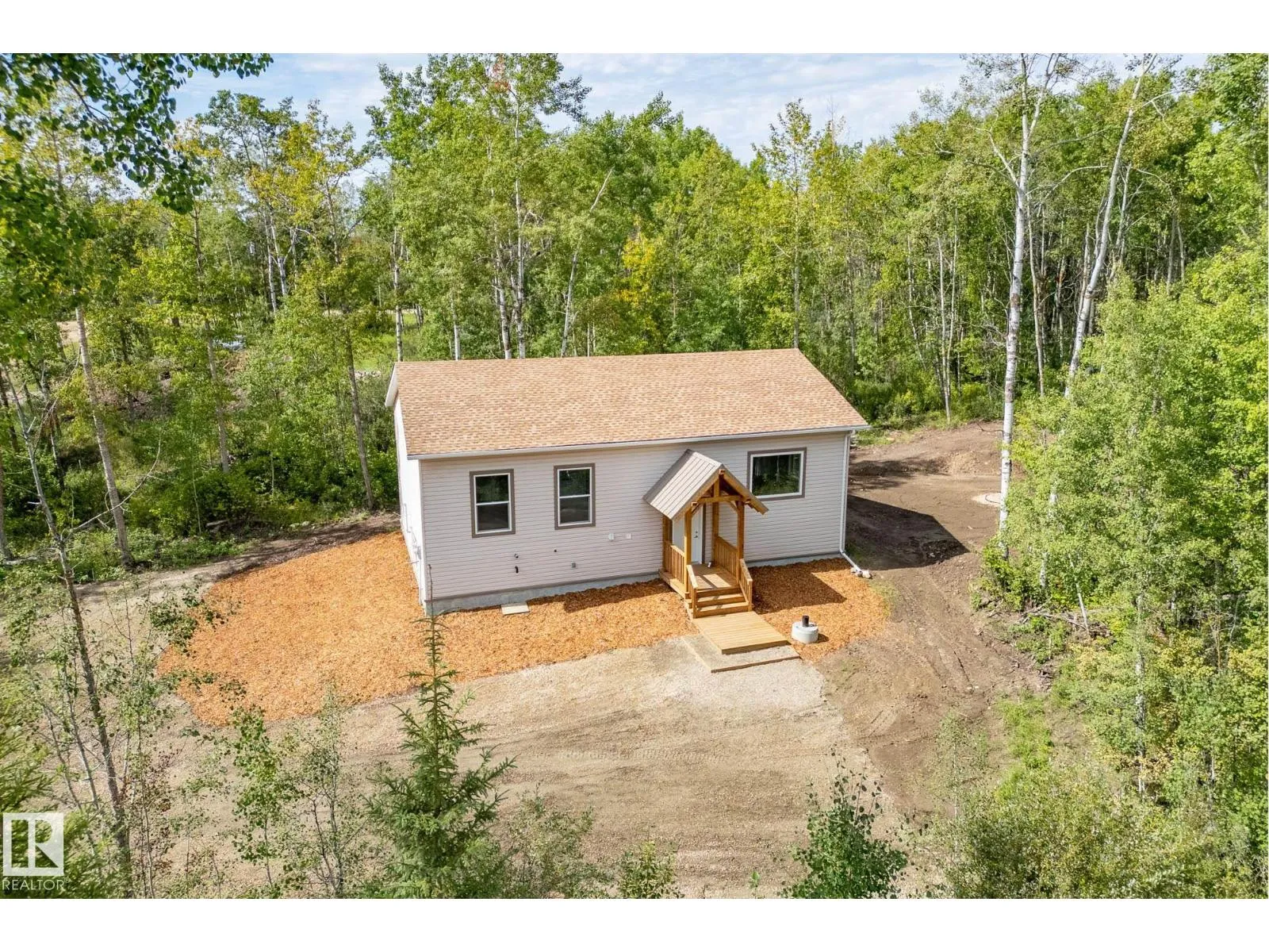 House for rent: 4008 Nakamun Dr, Rural Lac Ste. Anne County, Alberta T0E 1V0