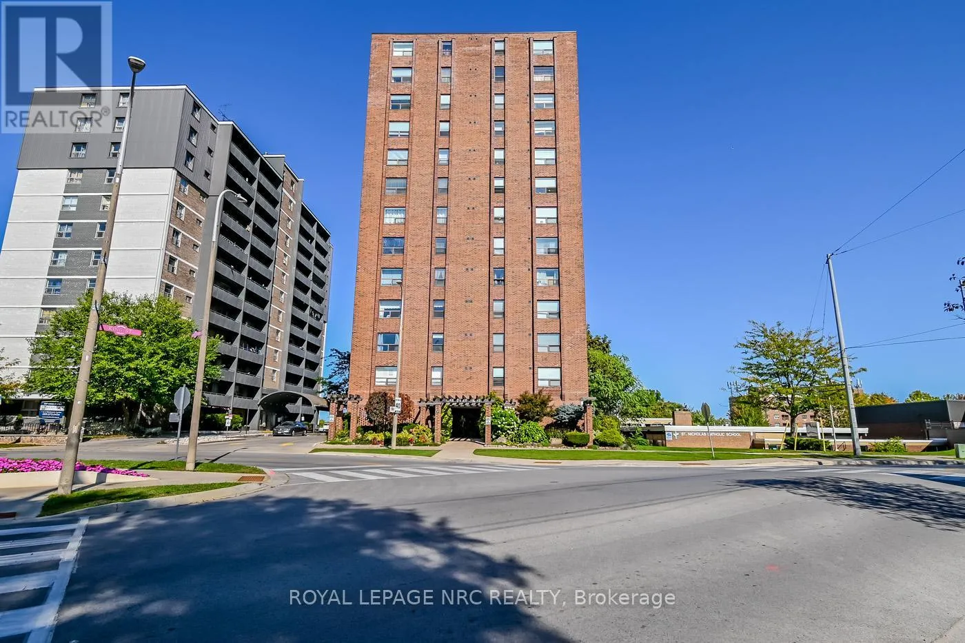 Apartment for rent: 401 - 141 Church Street, St. Catharines, Ontario L2R 7L7