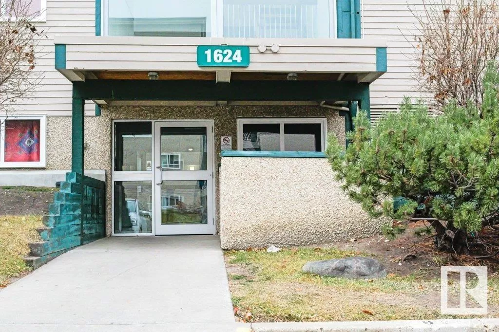 Apartment for rent: #401 1624 48 St Nw, Edmonton, Alberta T6L 5P1