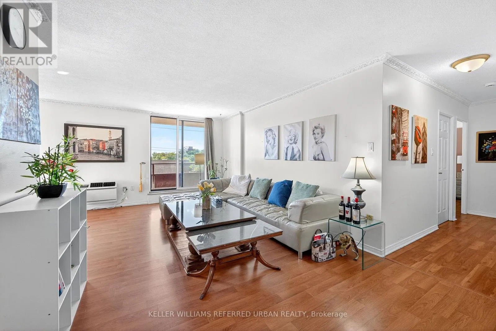 Apartment for rent: 401 - 1881 Jane Street, Toronto, Ontario M9N 3S7