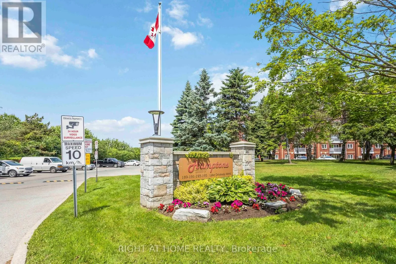 Apartment for rent: 401 - 195 Lake Driveway W, Ajax, Ontario L1S 7H7