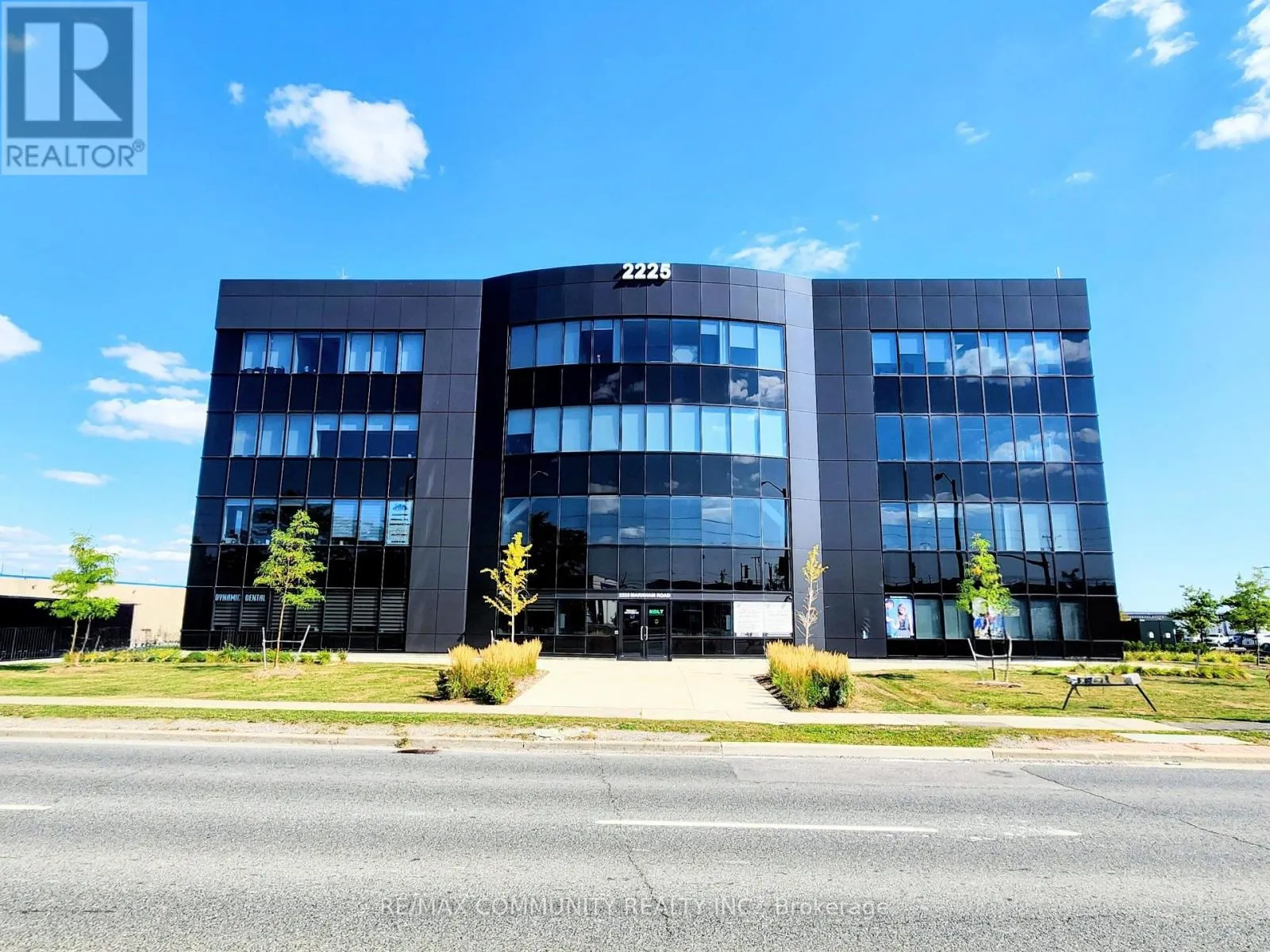 Offices for rent: 401 - 2225 Markham Road, Toronto, Ontario M1B 2W4