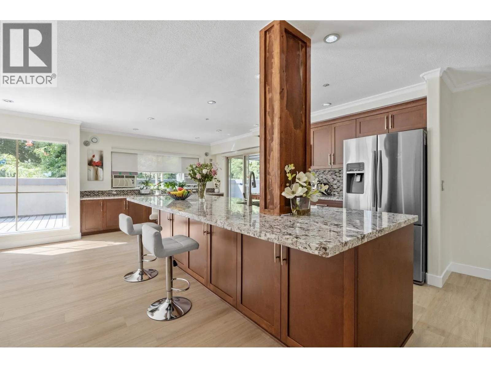 Apartment for rent: 401 2345 Central Avenue, Port Coquitlam, British Columbia V3C 1V9