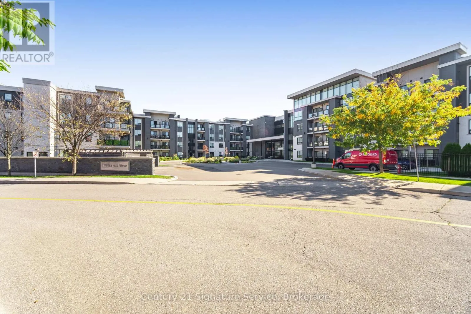 Apartment for rent: 401 - 3170 Erin Mills Parkway, Mississauga, Ontario L5L 0B6