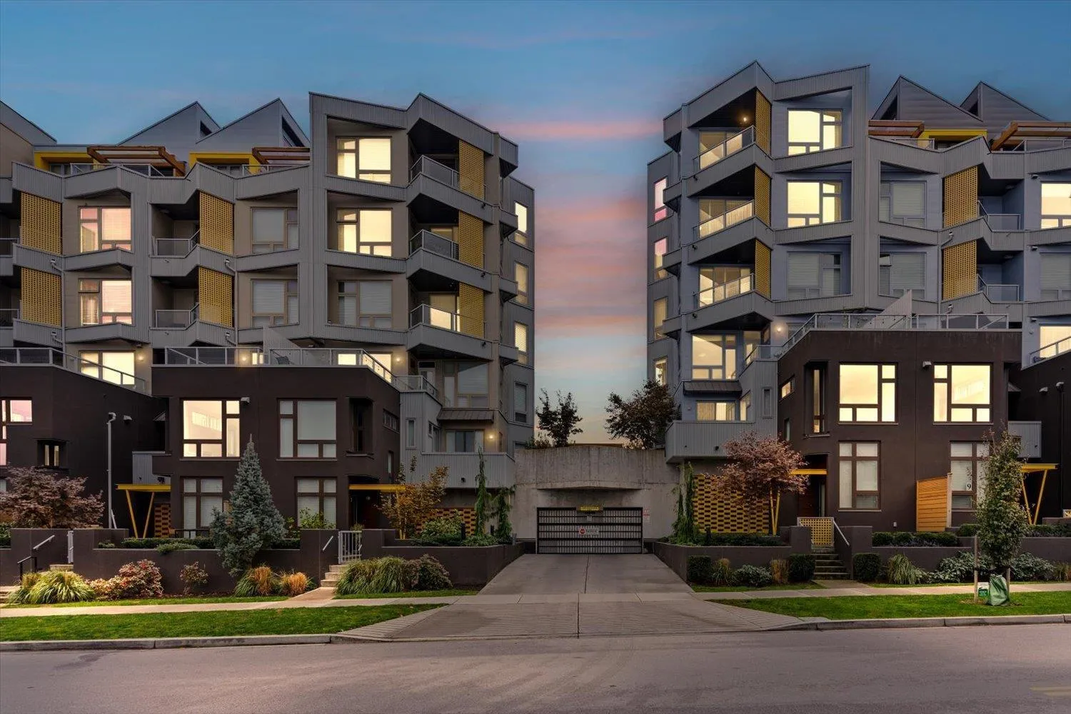 Apartment for rent: 401 32838 Landeau Place, Abbotsford, British Columbia V2S 0M6