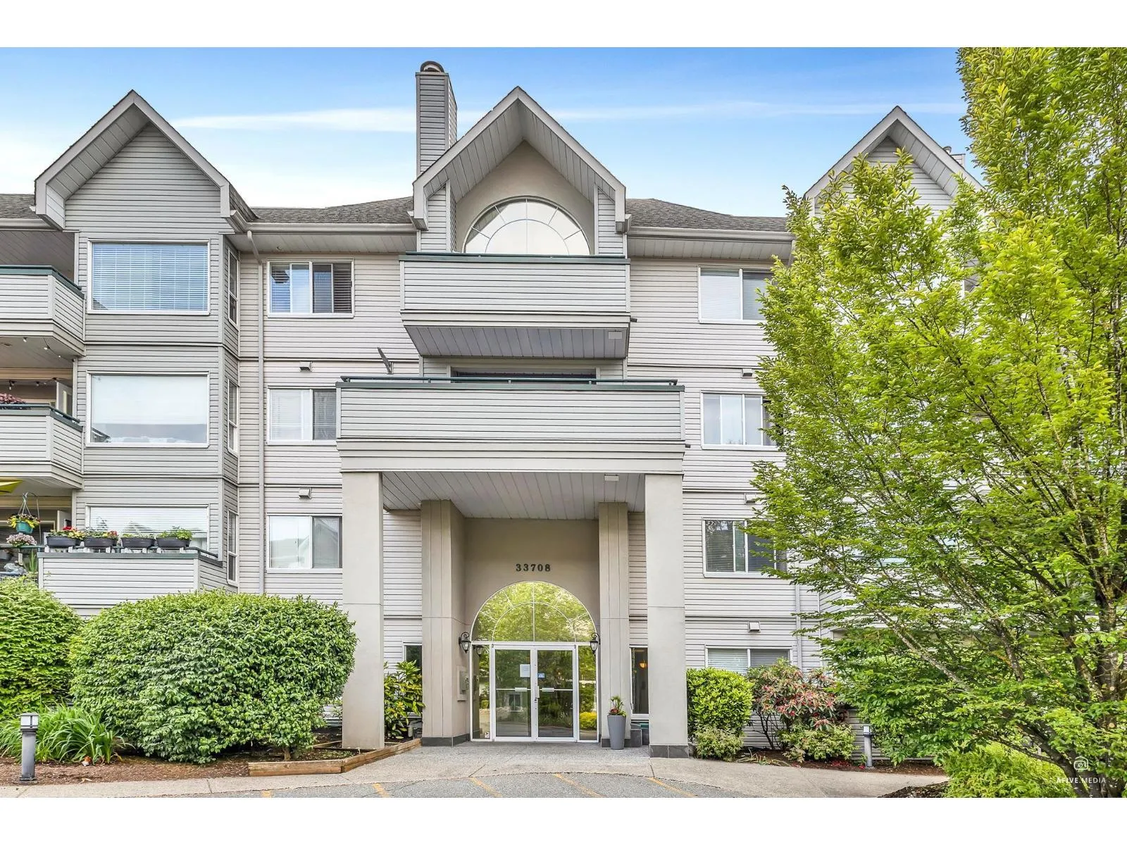 Apartment for rent: 401 33708 King Road, Abbotsford, British Columbia V2S 8C6