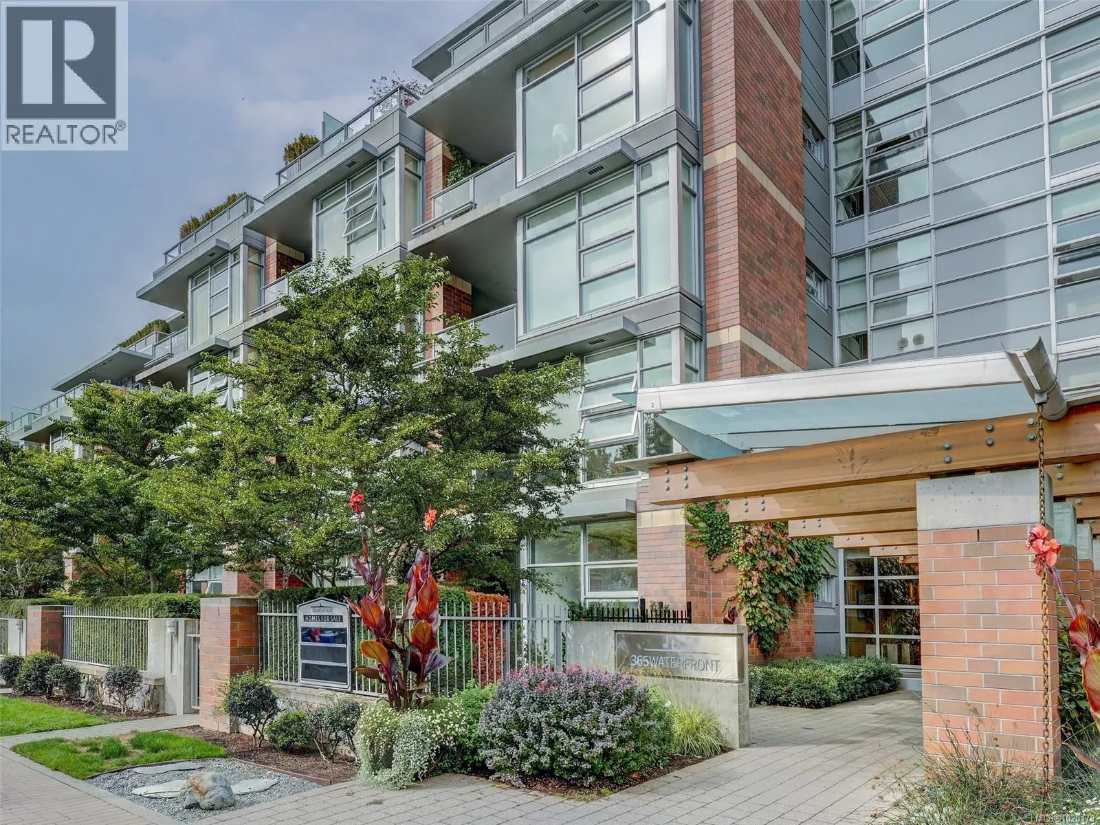 Apartment for rent: 401 365 Waterfront Cres, Victoria, British Columbia V8T 0A6