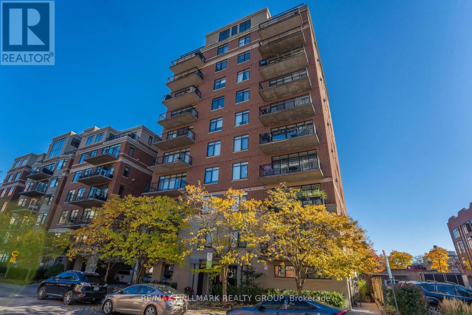 Apartment for rent: 401 - 374 Cooper Street, Ottawa, Ontario K2P 2P4