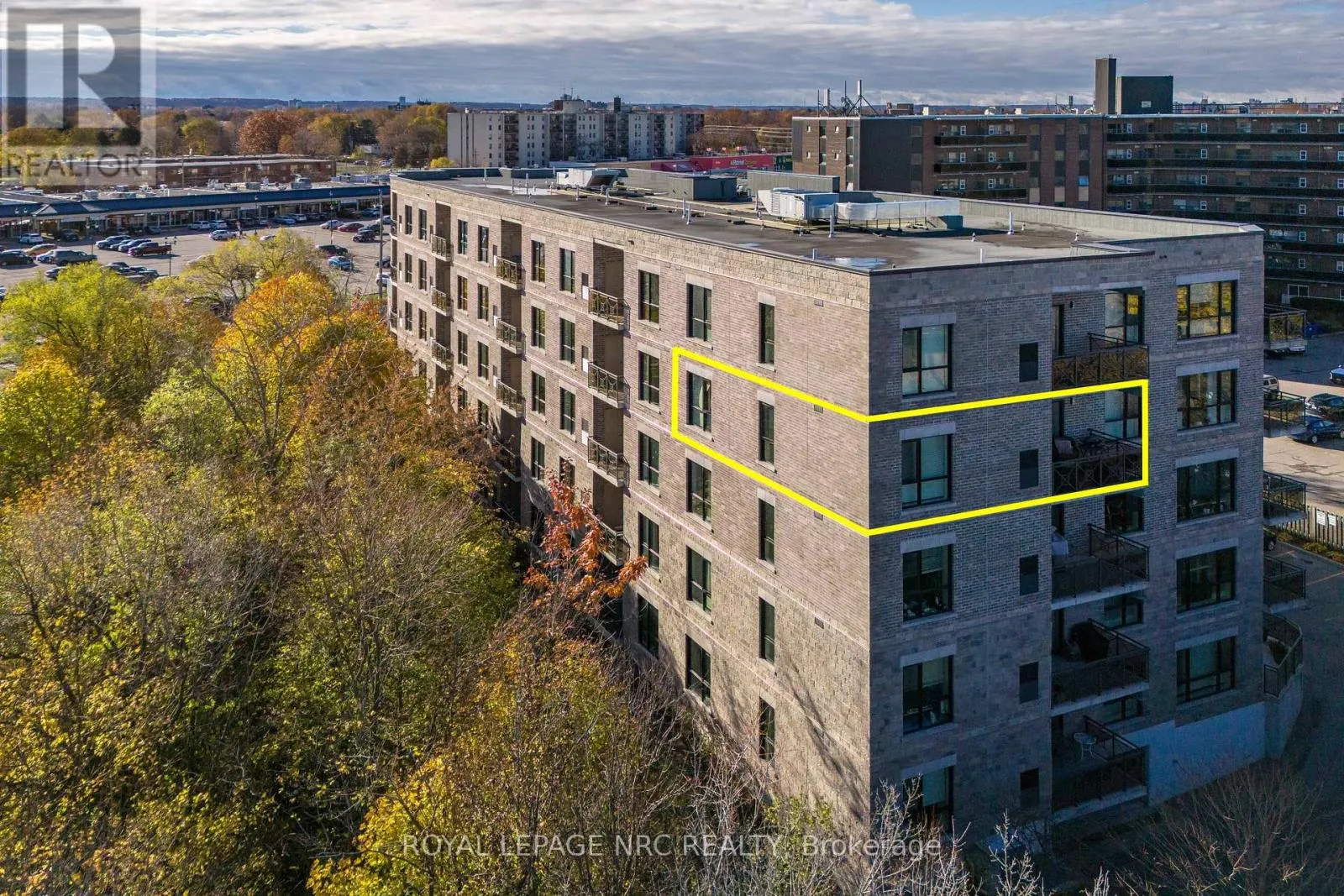 Apartment for rent: 401 - 379 Scott Street, St. Catharines, Ontario L2M 3W2