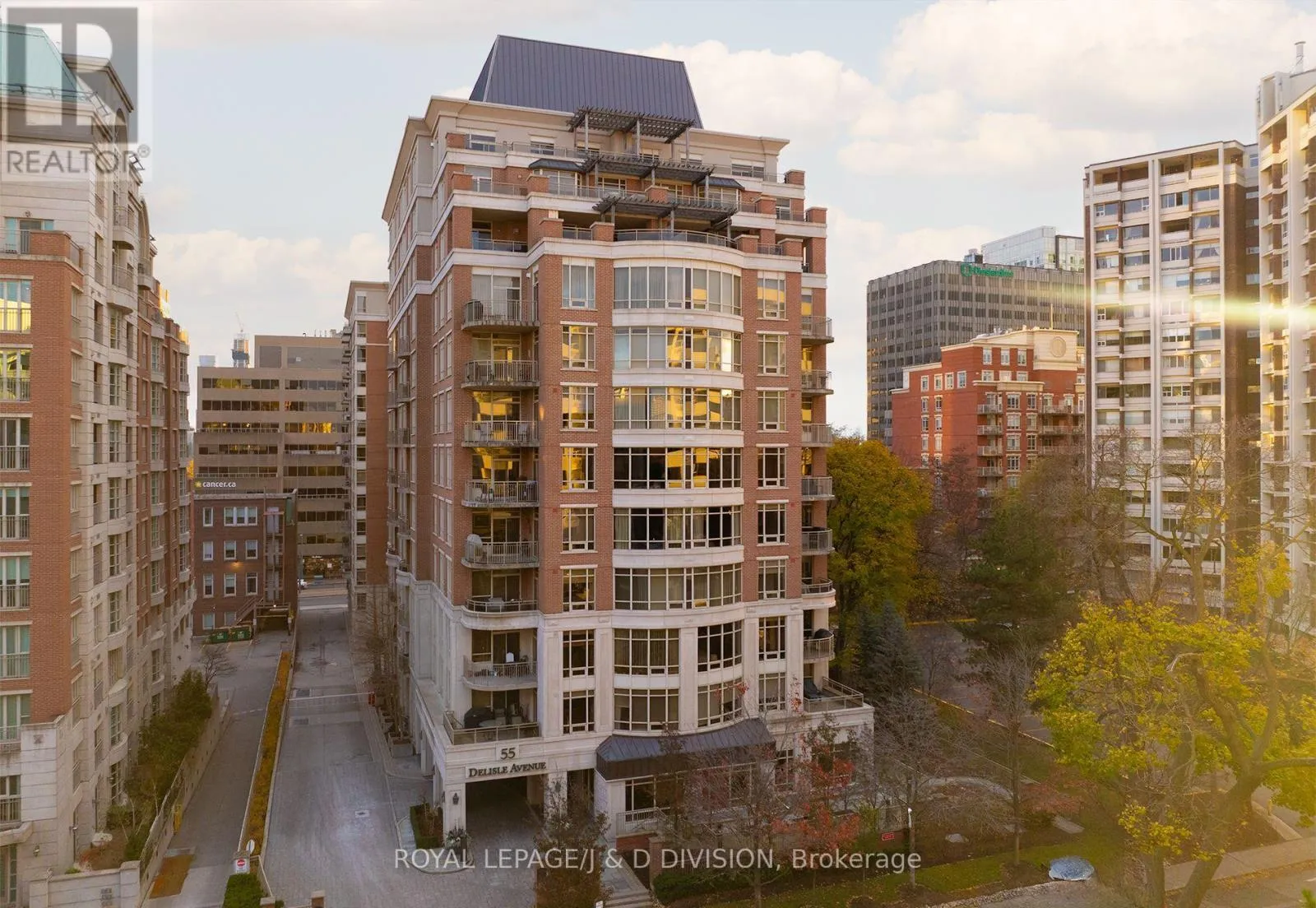 Apartment for rent: 401 - 55 Delisle Avenue, Toronto, Ontario M4V 3C2