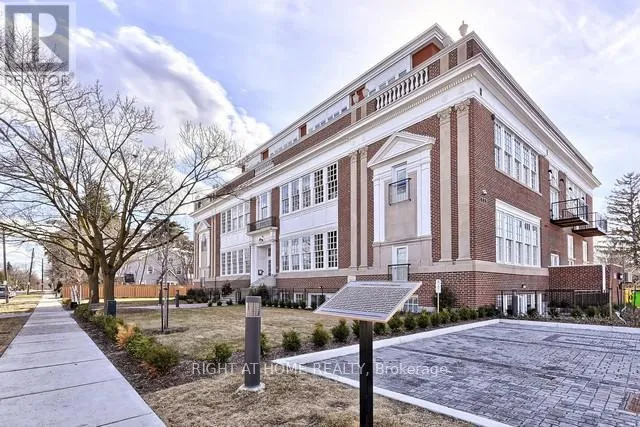 Apartment for rent: 401 - 64 Wells Street, Aurora, Ontario L4G 1S9