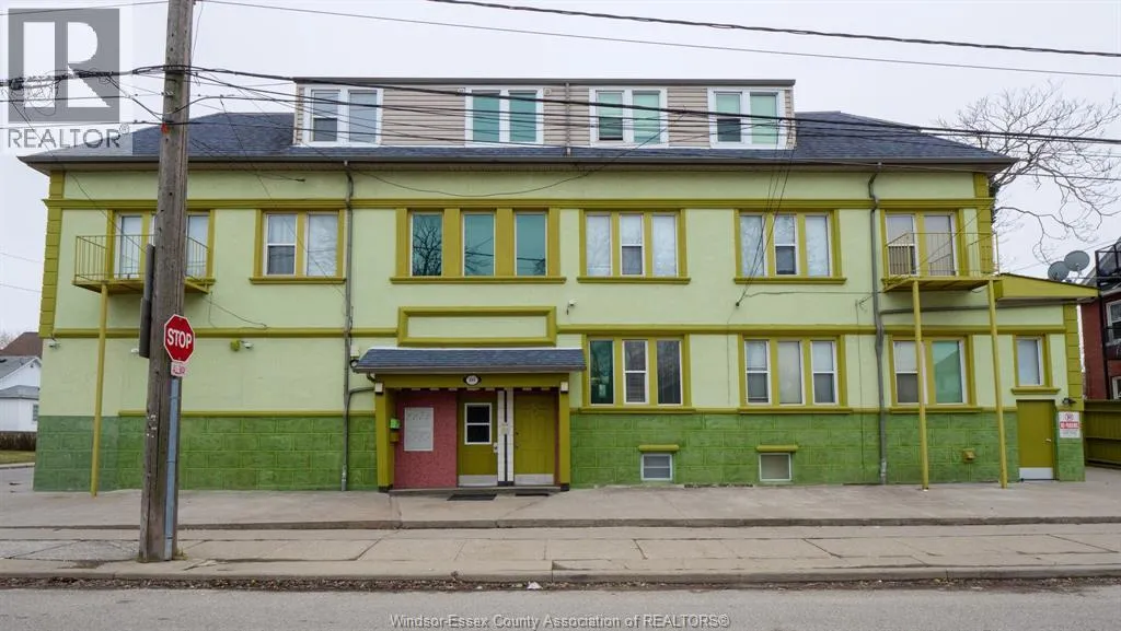 Multi-Family for rent: 401 Parent Avenue, Windsor, Ontario N9A 2B9