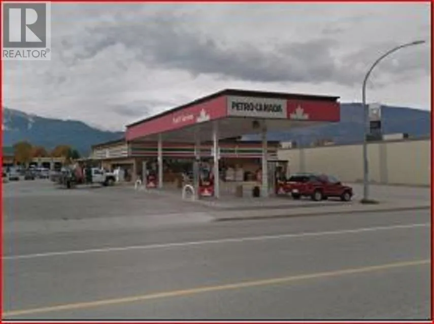 Retail for rent: 401 Victoria Road W, Revelstoke, British Columbia V0E 2S0