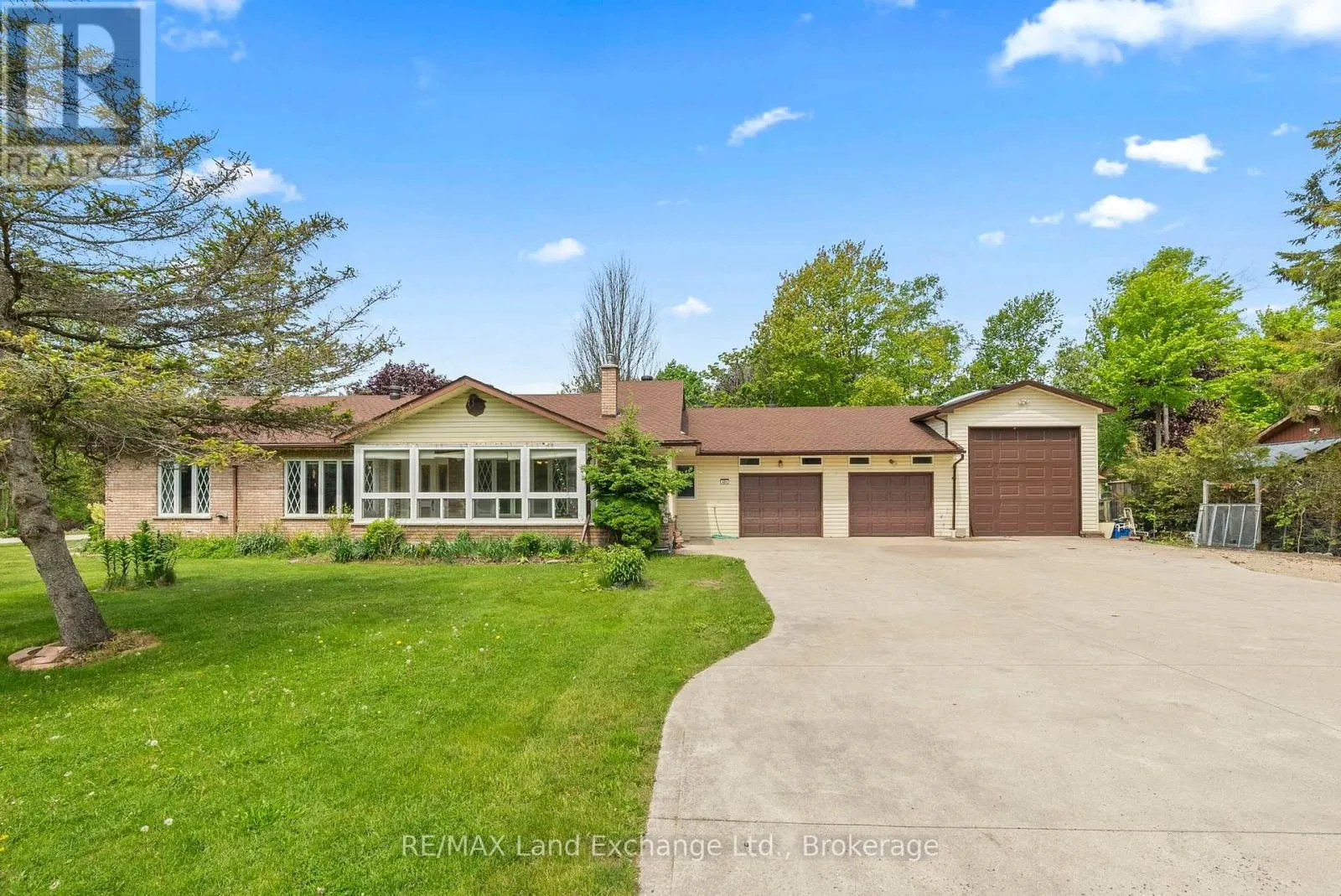 House for rent: 401 Winnebago Road, Huron-Kinloss, Ontario N2Z 2X3