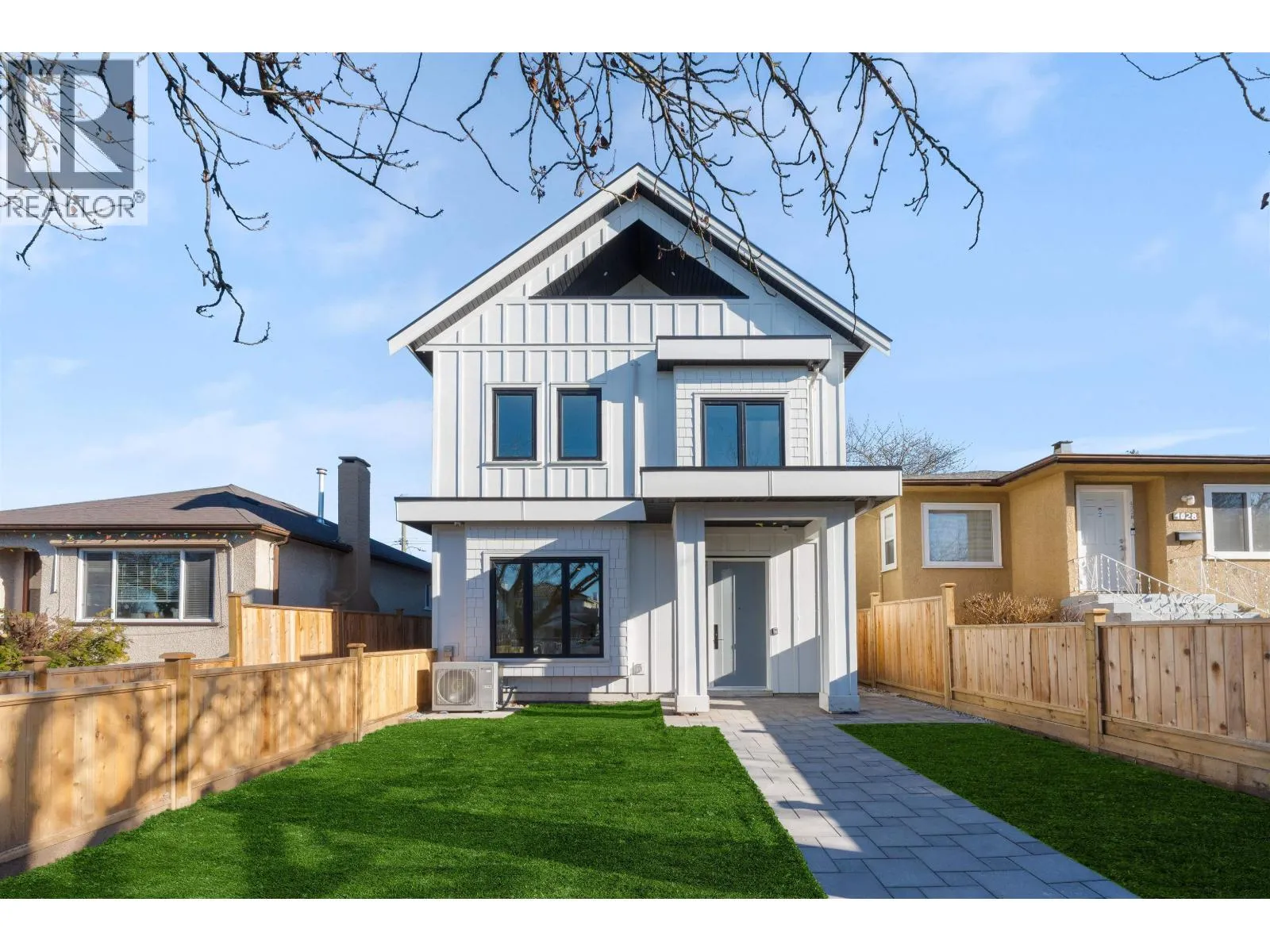 Duplex for rent: 4014 Rupert Street, Vancouver, British Columbia V5R 2H3