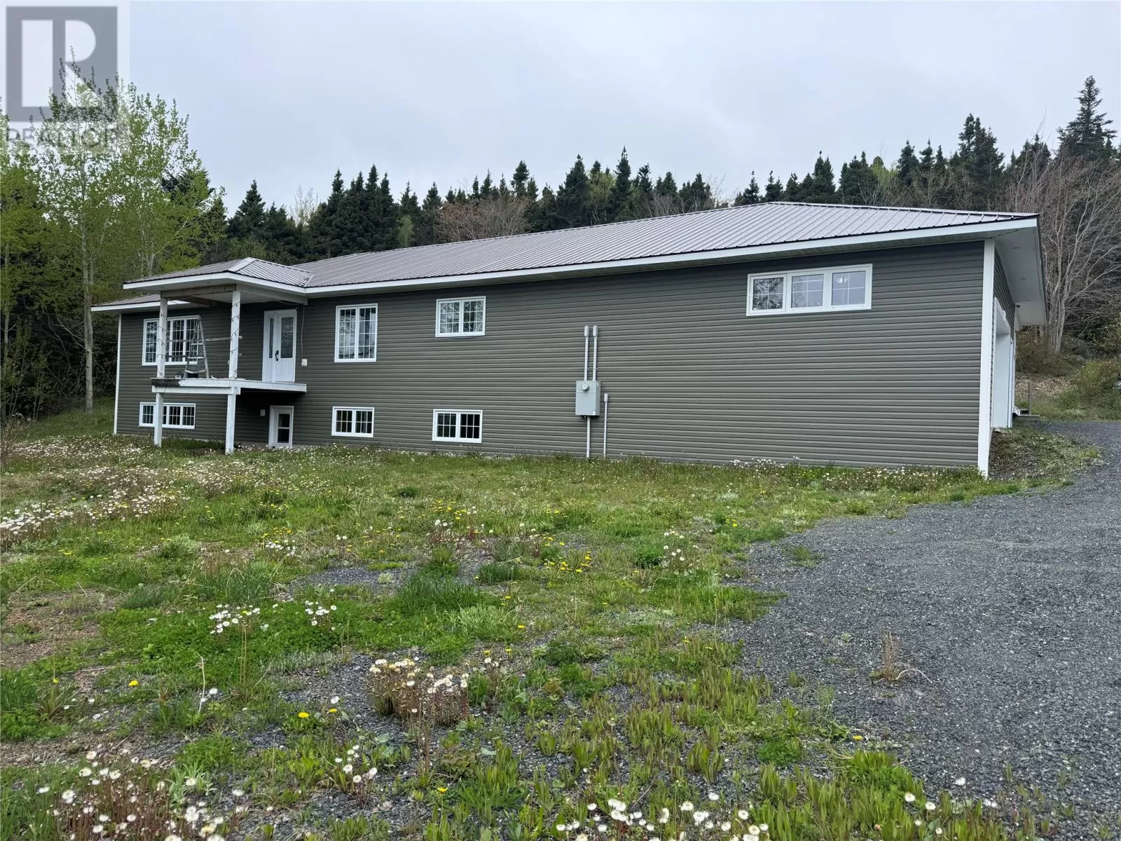 House for rent: 401a Main Street N, Glovertown, Newfoundland & Labrador A0G 2L0