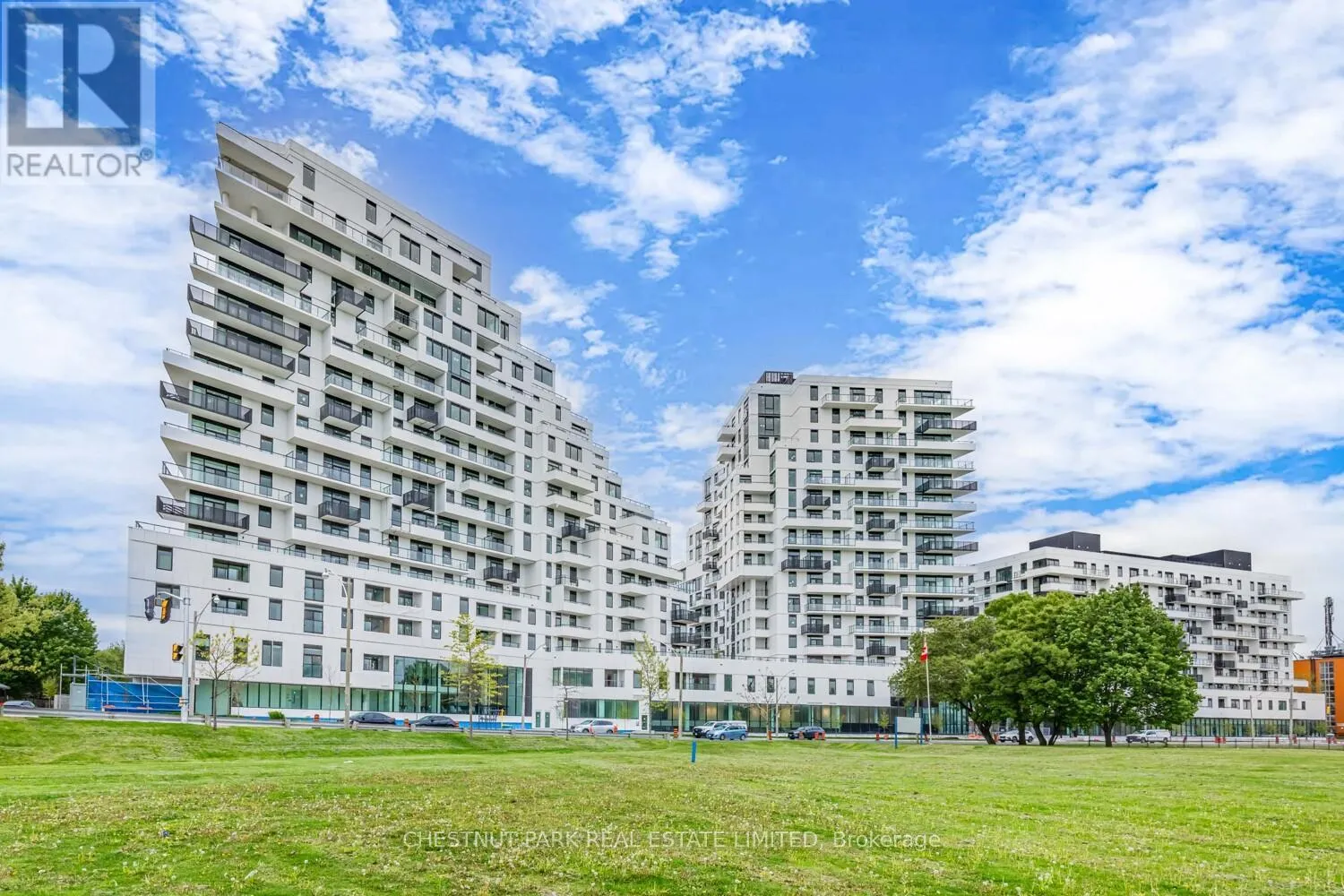 Apartment for rent: 402 - 1050 Eastern Avenue, Toronto, Ontario M4L 0B7