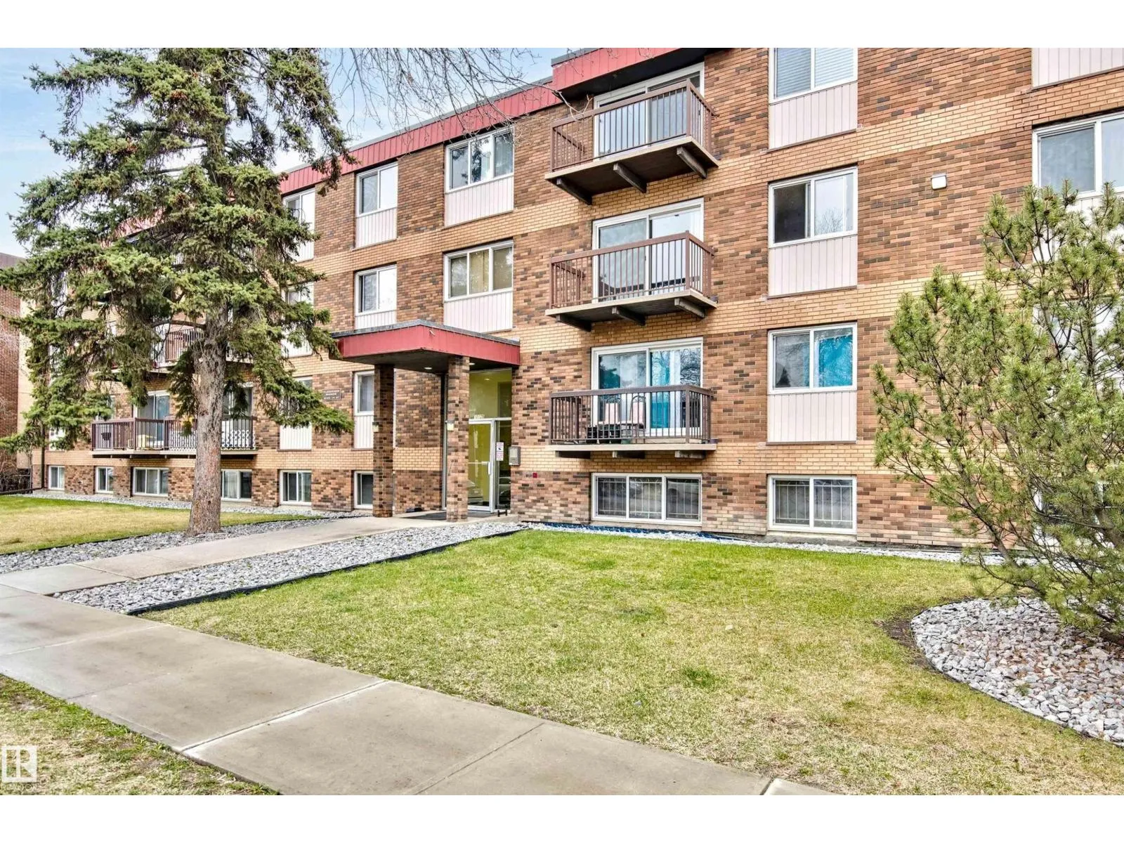 Apartment for rent: #402 10725 111 St Nw, Edmonton, Alberta T5H 3G2