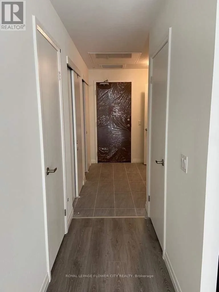 Apartment for rent: 402 - 108 Garment Street, Kitchener, Ontario N2G 2B3