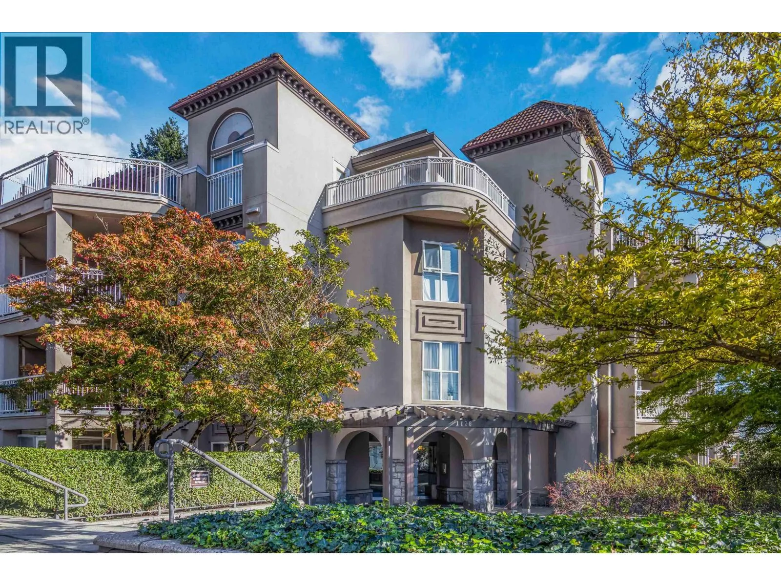 Apartment for rent: 402 1128 Sixth Avenue, New Westminster, British Columbia V3M 6V8